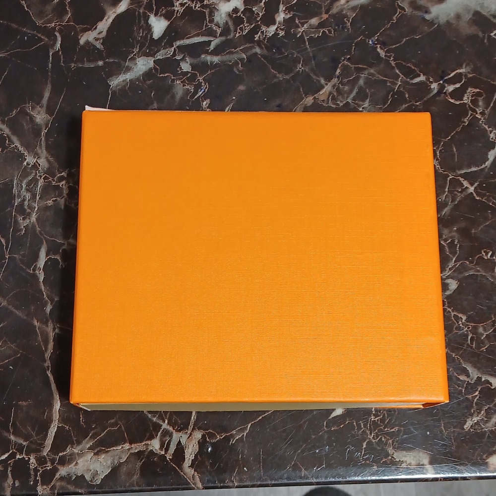New Classic Elegant Luxury Fashion Wallet For People With Style - Picture 5 of 5